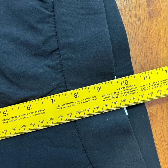 Columbia Women’s anytime casual black Capri size medium - Picture 4 of 8